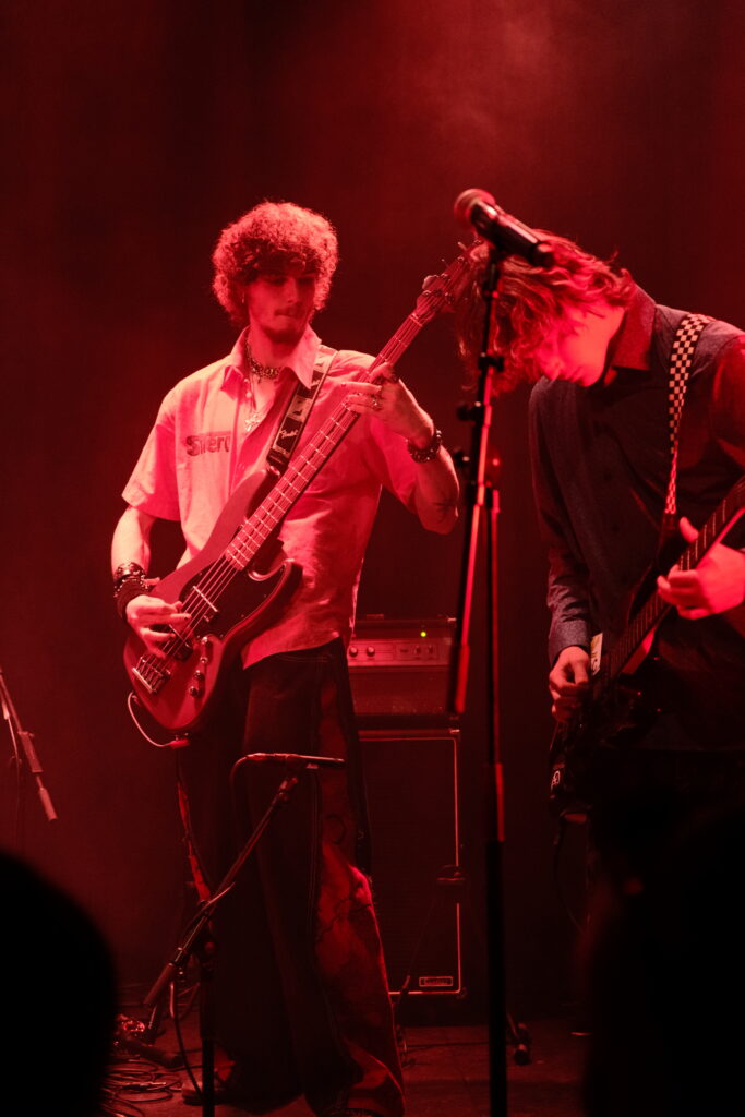 Bandjesavond Deltion studenten muziek - bas &amp; gitaar
